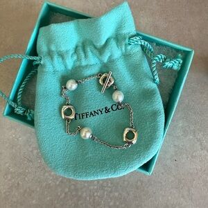 Tiffany & Co. Sterling Silver Bracelet with White Cushion Pearls